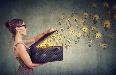 倒车影像的4根线接线问题