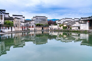 初六早上上高速第二天下高速怎么算？