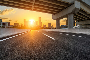 普拉多是霸道么