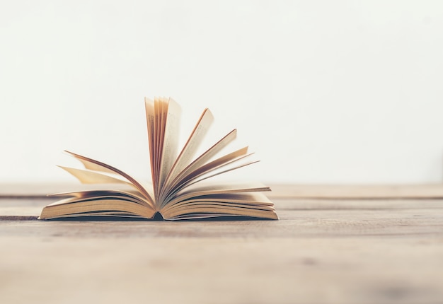 车上出现感叹号灯亮了是什么原因