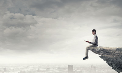 汽车有水箱吗用加水吗